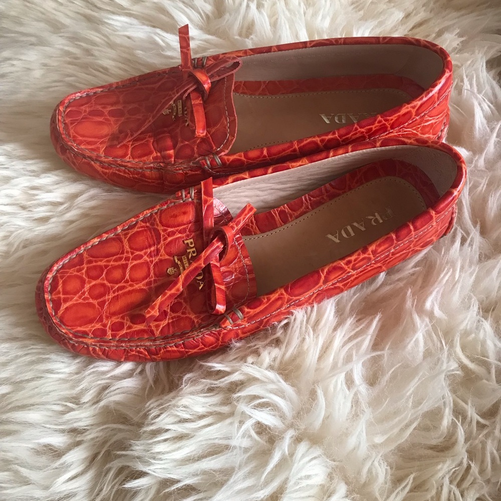 Prada Loefler size 36.5 N Looks to have minimum use and well cared for.